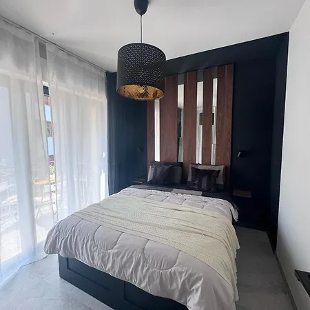 New In Historical Center Near Apartament Riva